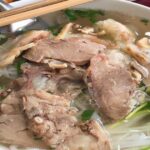 Phở bò chín: Lợi ích dinh dưỡng và lưu ý khi ăn