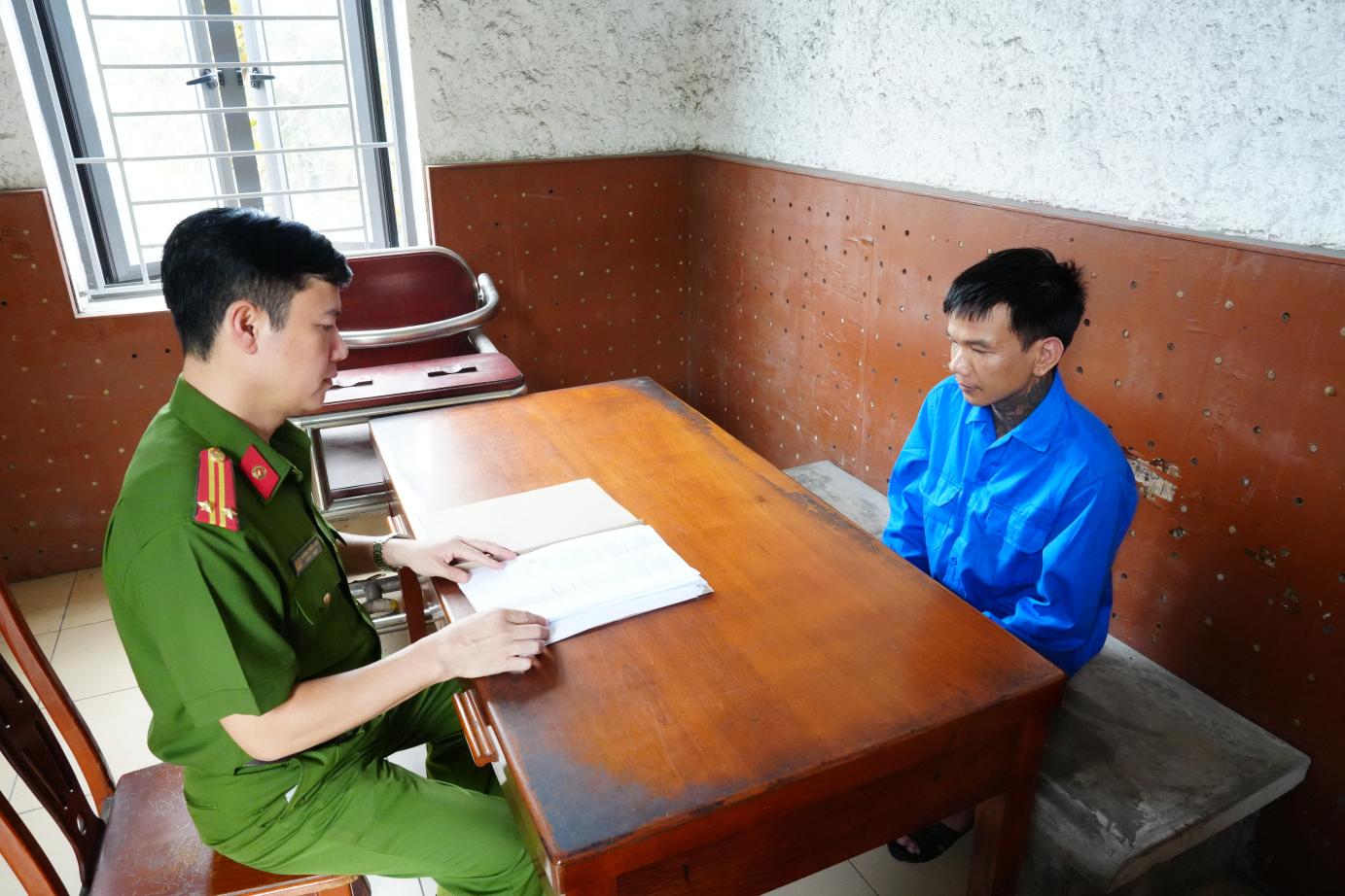 Mâu thuẫn trong lúc làm việc, gã công nhân lên kế hoạch trả thù đồng nghiệp- Ảnh 1. Mâu thuẫn trong lúc làm việc, gã công nhân lên kế hoạch trả thù đồng nghiệp- Ảnh 1.