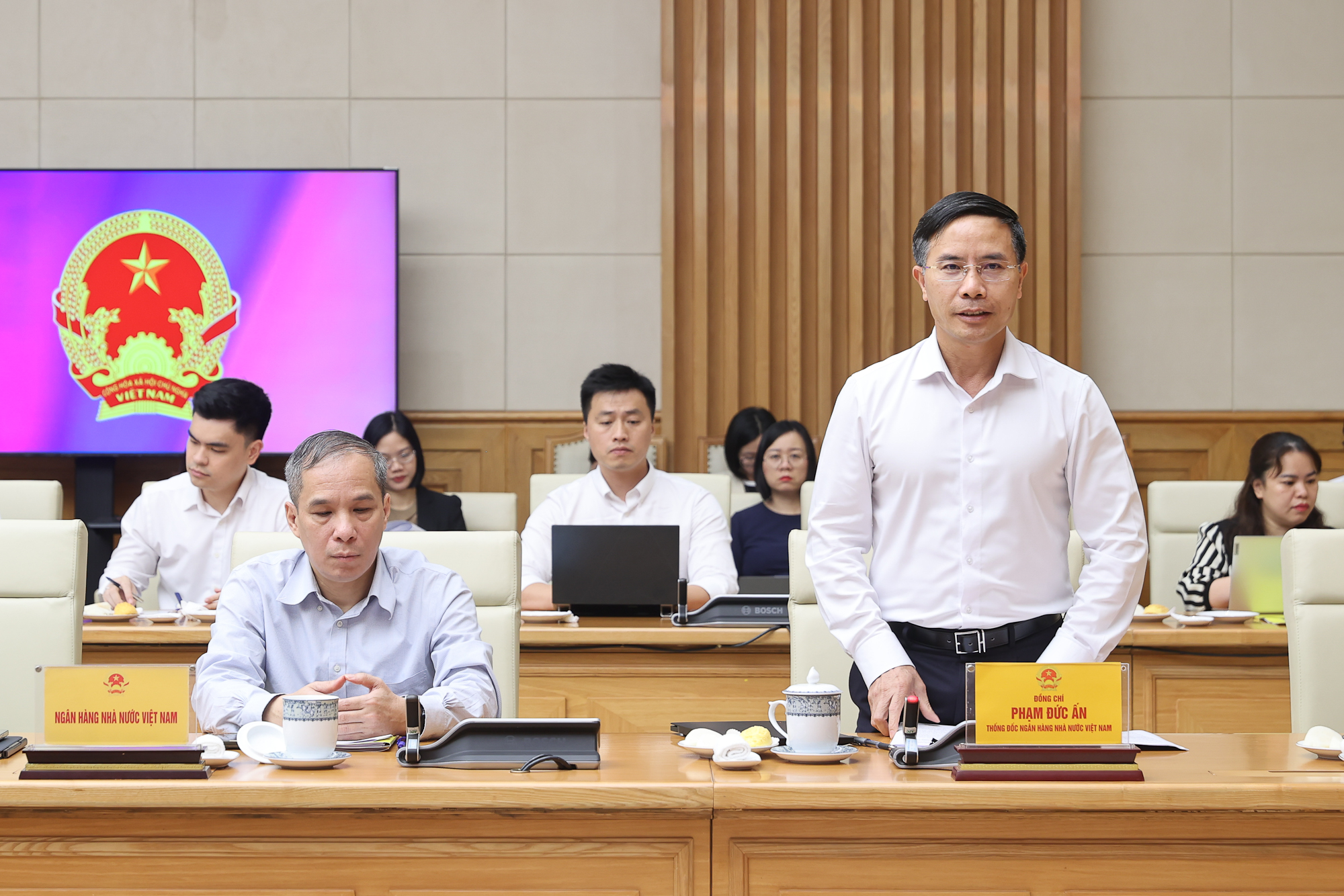 Thủ tướng: Cần hạn chế tối đa tâm lý găm giữ và đầu cơ vàng- Ảnh 3. Thủ tướng: Cần hạn chế tối đa tâm lý găm giữ và đầu cơ vàng- Ảnh 3.