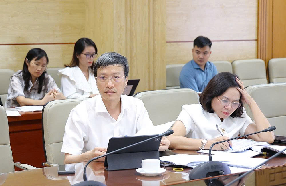 Bộ Y tế thúc đẩy hoàn thiện quy định mới về tiêm chủng, dự kiến phân cấp mạnh cho địa phương - Ảnh 4. Bộ Y tế thúc đẩy hoàn thiện quy định mới về tiêm chủng, dự kiến phân cấp mạnh cho địa phương - Ảnh 4.