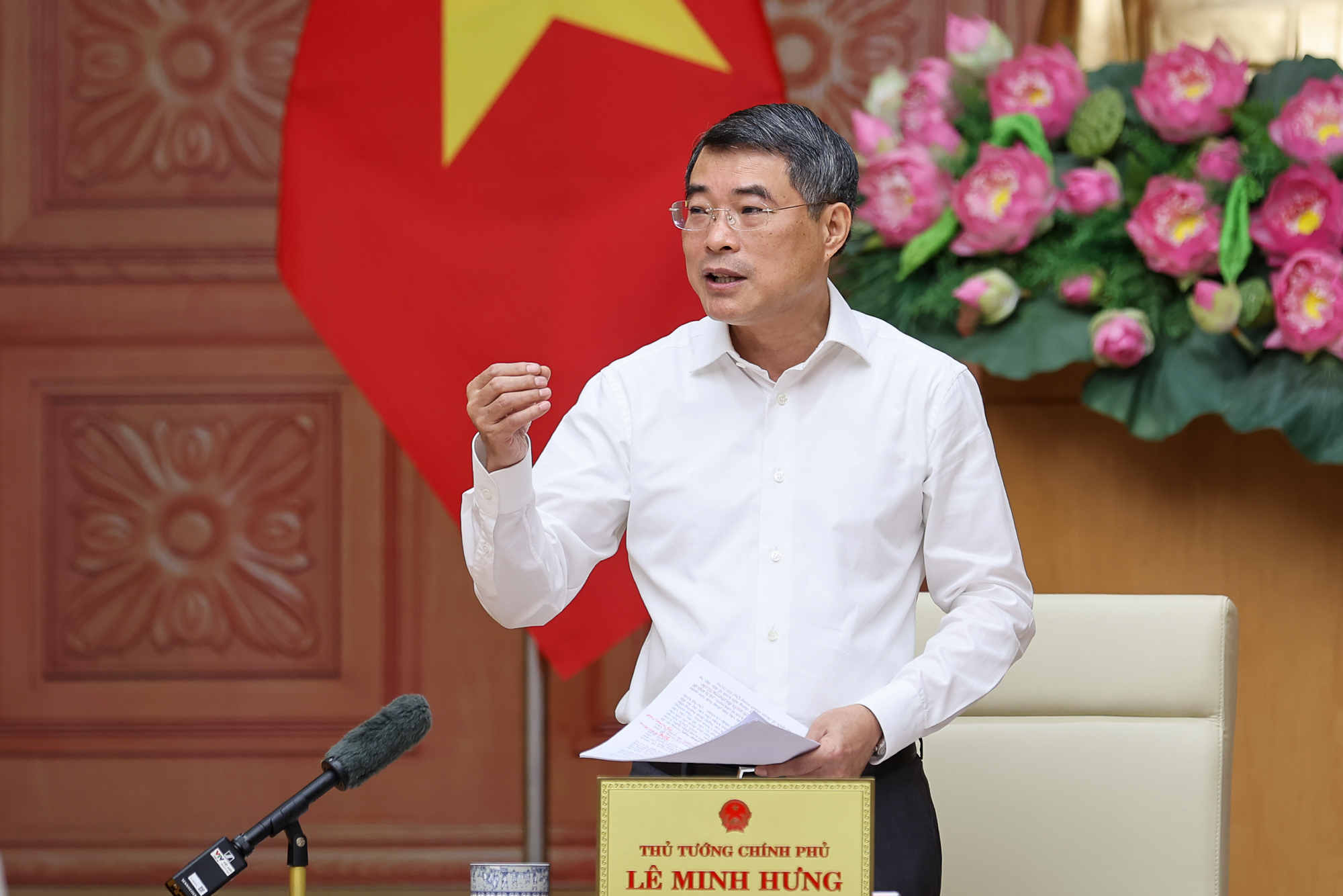 Thủ tướng: Cần hạn chế tối đa tâm lý găm giữ và đầu cơ vàng- Ảnh 2. Thủ tướng: Cần hạn chế tối đa tâm lý găm giữ và đầu cơ vàng- Ảnh 2.