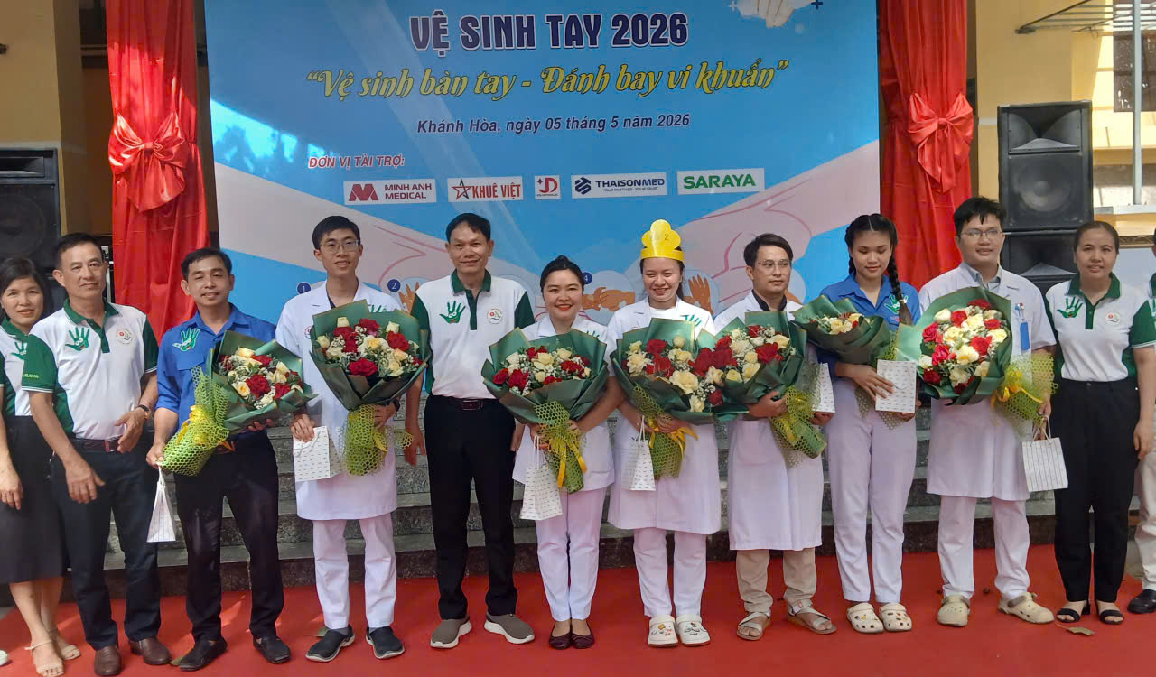 Nhân viên y tế sôi nổi trổ tài tại hội thi Vệ sinh tay ở Khánh Hòa- Ảnh 1. Nhân viên y tế sôi nổi trổ tài tại hội thi Vệ sinh tay ở Khánh Hòa- Ảnh 1.