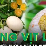 2 nhóm người không nên ăn nhiều trứng vịt lộn