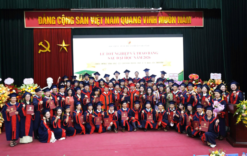 3-1779784023184742347737 Trao bằng cho 218 học viên sau đại học trong lĩnh vực Y - Dược học cổ truyền- Ảnh 3.