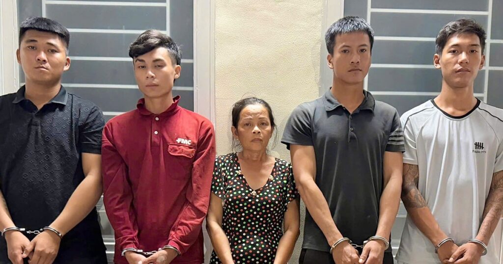 Bỏ 40 triệu thuê giang hồ chém chồng