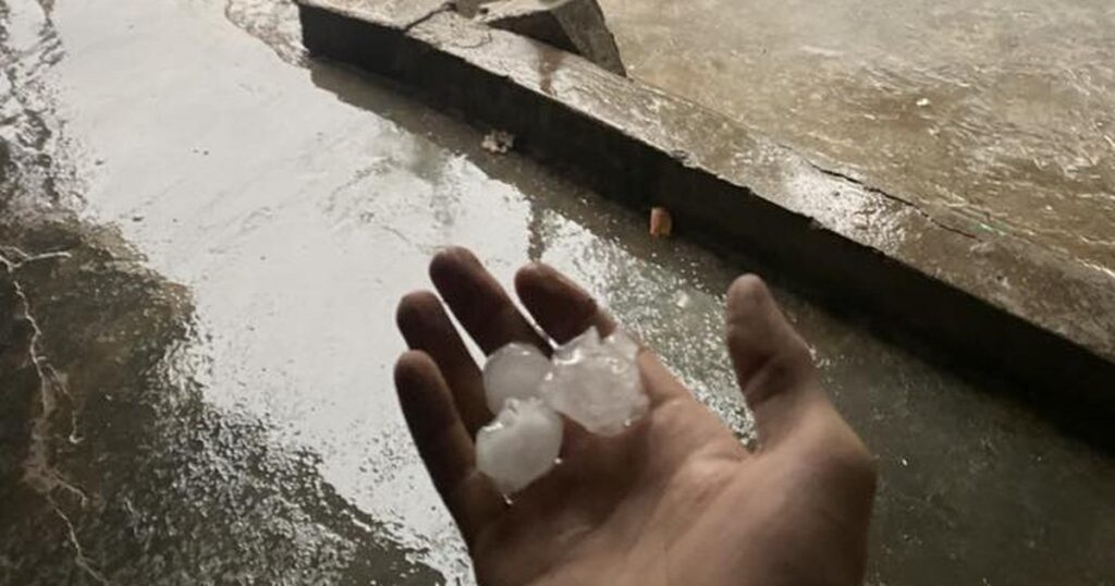 Mưa đá kèm dông lốc gây thiệt hại tại nhiều xã miền núi Nghệ An