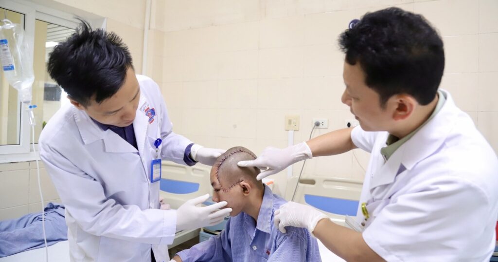 Từ khoản tạm ứng 2 triệu đồng đến ca mổ ở Bệnh viện K hồi sinh tương lai cho thiếu niên mắc ung thư da