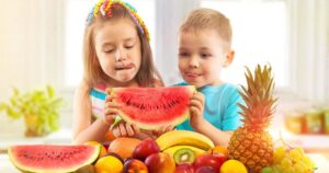 Những loại trái cây mùa hè tốt cho trẻ em và lưu ý khi ăn