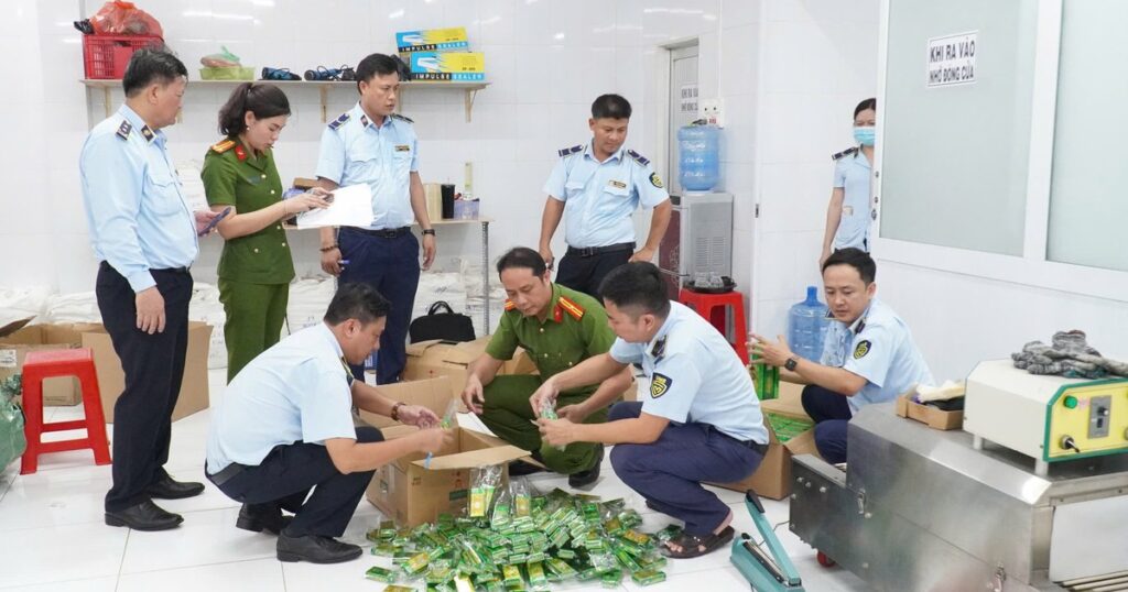 Phá đường dây sản xuất, buôn bán dầu gió giả nhãn hiệu ‘EAGLE BRAND’ quy mô lớn
