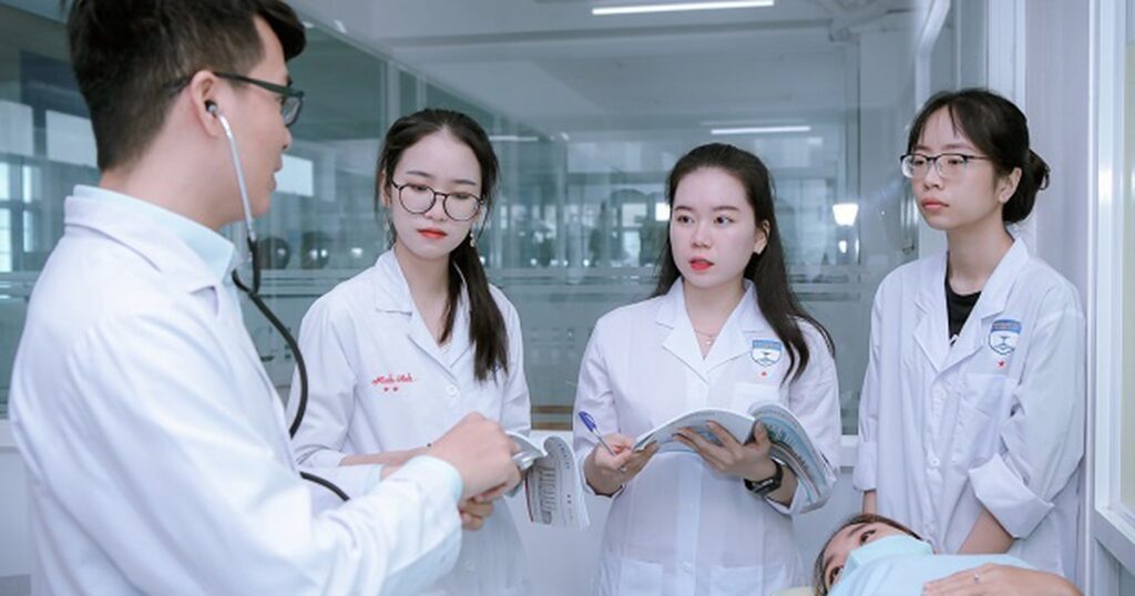 Liên thông lên đại học có phải đổi chứng chỉ hành nghề điều dưỡng?