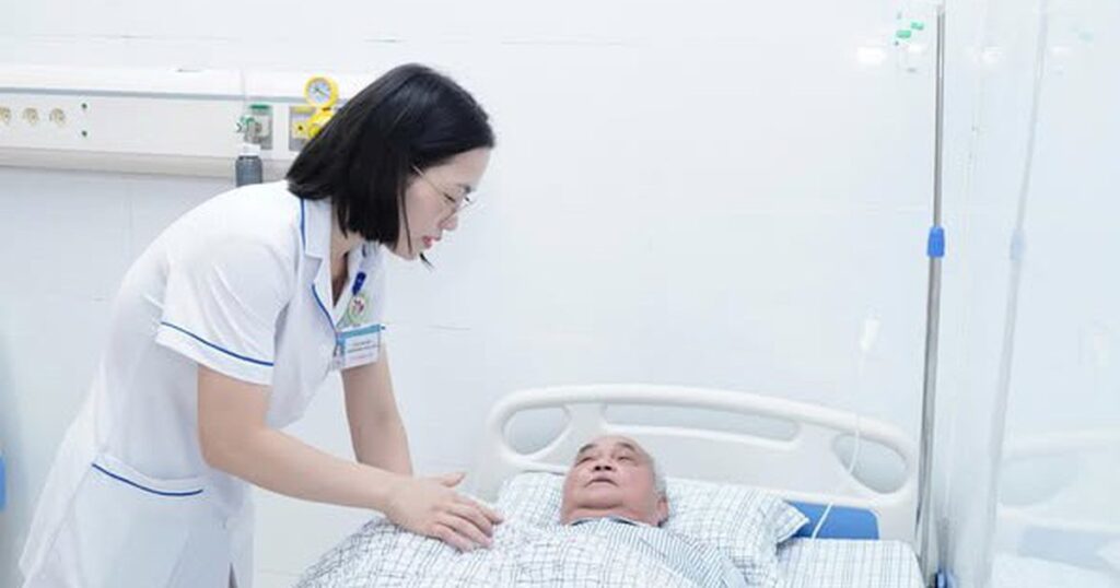 Viên chức ngạch kỹ thuật viên muốn chuyển sang chức danh Dinh dưỡng hạng IV cần điều kiện gì?