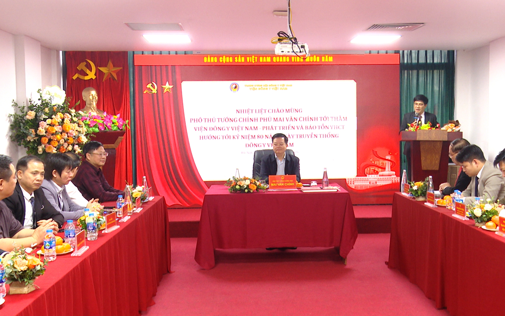 Mang dịch vụ y tế chất lượng miễn phí đến với người có công, gia đình chính sách tại Yên Bài- Ảnh 6.