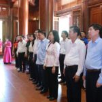 Bộ trưởng Bộ Y tế Đào Hồng Lan dâng hương tưởng niệm Chủ tịch Hồ Chí Minh