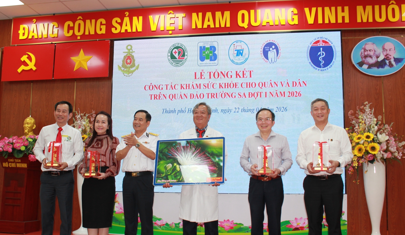 img3647-17769102786381969504993 Trường Sa trong trái tim thầy thuốc: Giữ bình yên từ những điều giản dị- Ảnh 5.