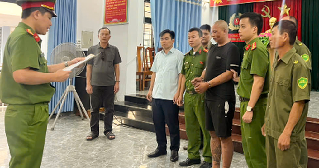 Lời khai của kẻ xông vào trụ sở chém đứt chân cán bộ công an