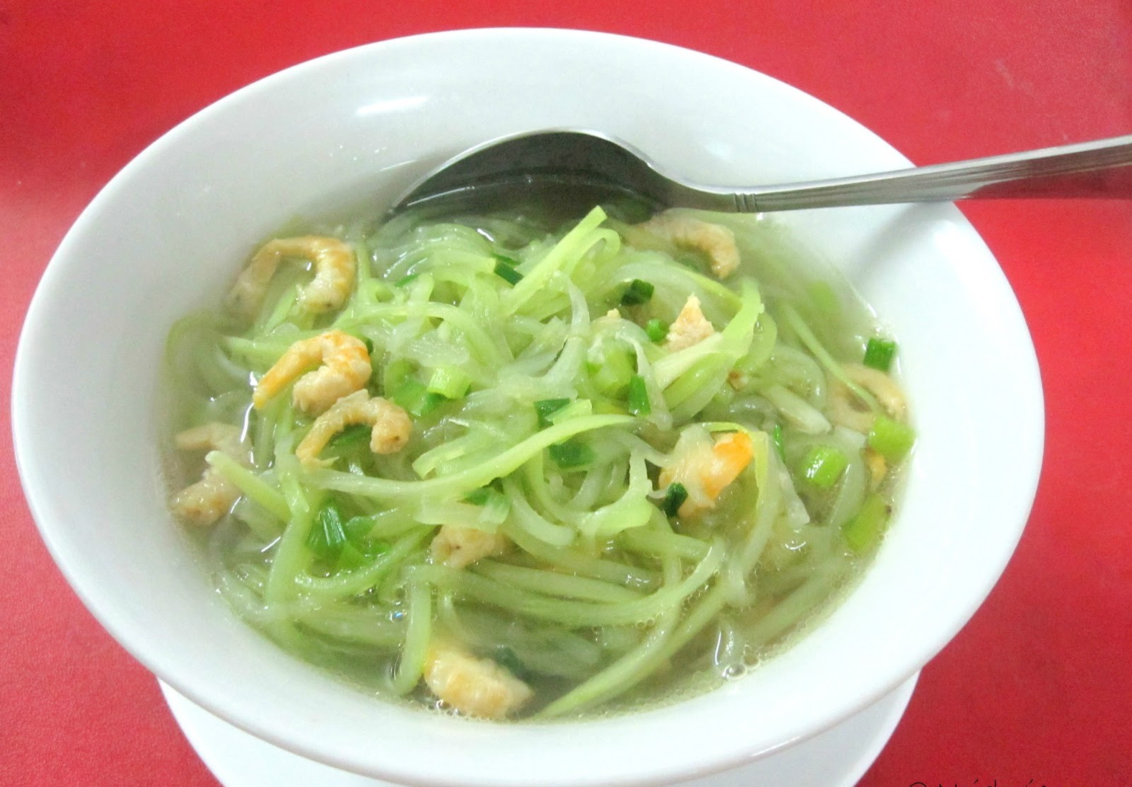 img93631-1780305831699210094992 4 món ăn bài thuốc từ quả bầu giúp thanh nhiệt, lợi tiểu mùa hè- Ảnh 1.