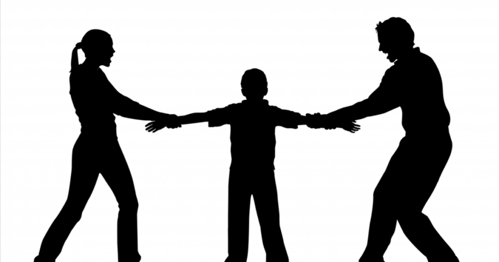 Sau ly hôn, trẻ em đối mặt nguy cơ bạo hành từ chính người thân: Con nên ở với ai?
