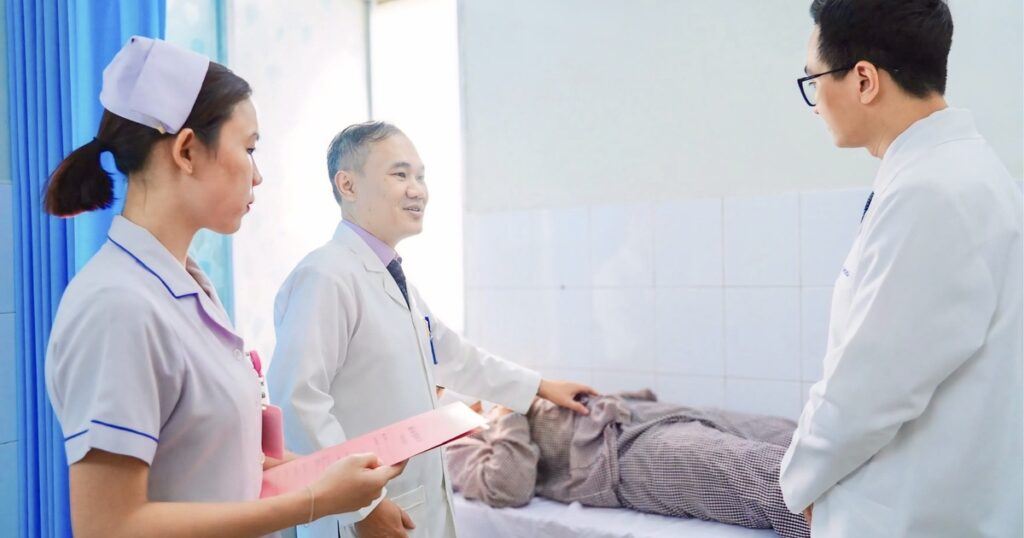 Xấu hổ vì đau vùng kín không dám chia sẻ, thiếu niên 14 tuổi suýt mất tinh hoàn