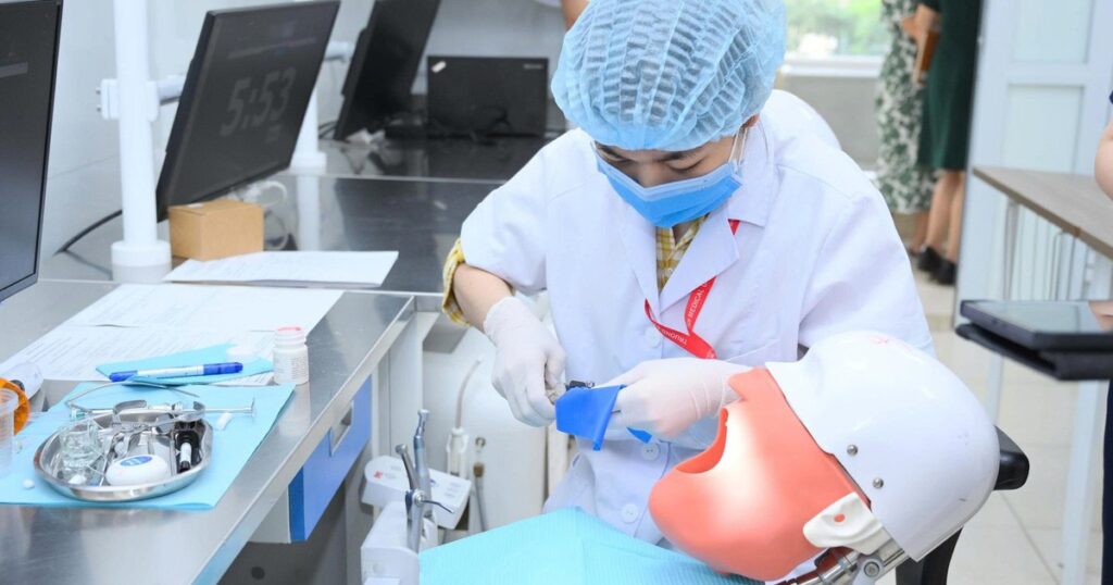 Lo ngại khoảng trống kiến thức nền tảng khi xét tuyển khối ngành Sức khỏe bằng môn xã hội
