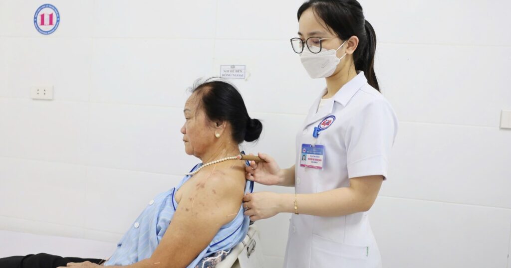 Đau kéo dài sau Zona: Biến chứng không nên xem nhẹ