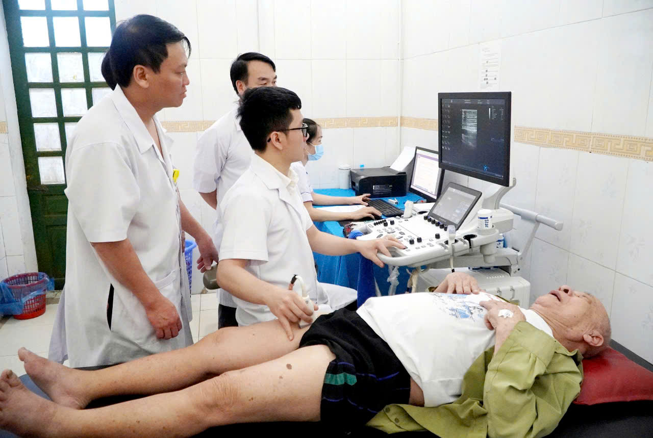 2-1779360313812409153885 Hà Tĩnh nâng tầm chất lượng khám, chữa bệnh từ cơ sở: Người dân được hưởng lợi thiết thực- Ảnh 2.
