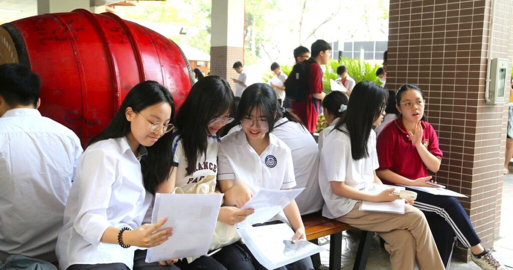 Hơn 600 thí sinh vắng mặt trong buổi làm thủ tục thi lớp 10 tại Hà Nội