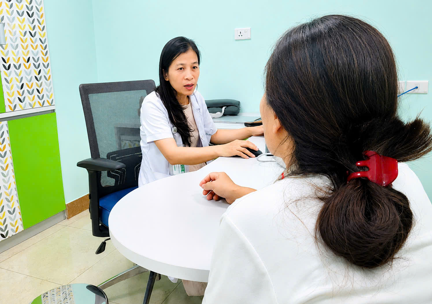 3-17796153003061337920628 'Điên mùa hoa mướp', vì sao nắng nóng khiến bệnh tâm thần dễ tái phát?- Ảnh 2.