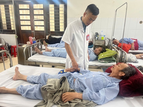 a-17806448266391227868693 Cụ ông 74 tuổi mệt mỏi khi có 'rổ sỏi' lạo xạo trong bao quy đầu- Ảnh 2.