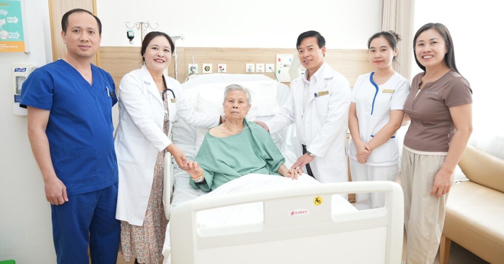 Vinmec Hải Phòng điều trị thành công cho cụ bà 93 tuổi suy đa cơ quan trên nền nhiều bệnh lý nguy hiểm