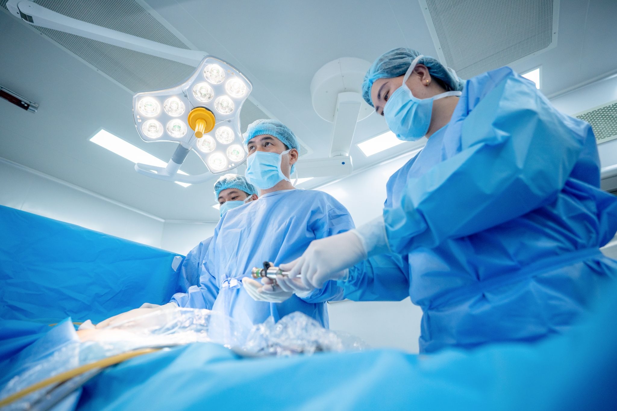 Phẫu thuật cấp cứu, bảo tồn lá lách cho nữ du khách Hàn Quốc bị tai nạn đa chấn thương ở Hạ Long- Ảnh 2.