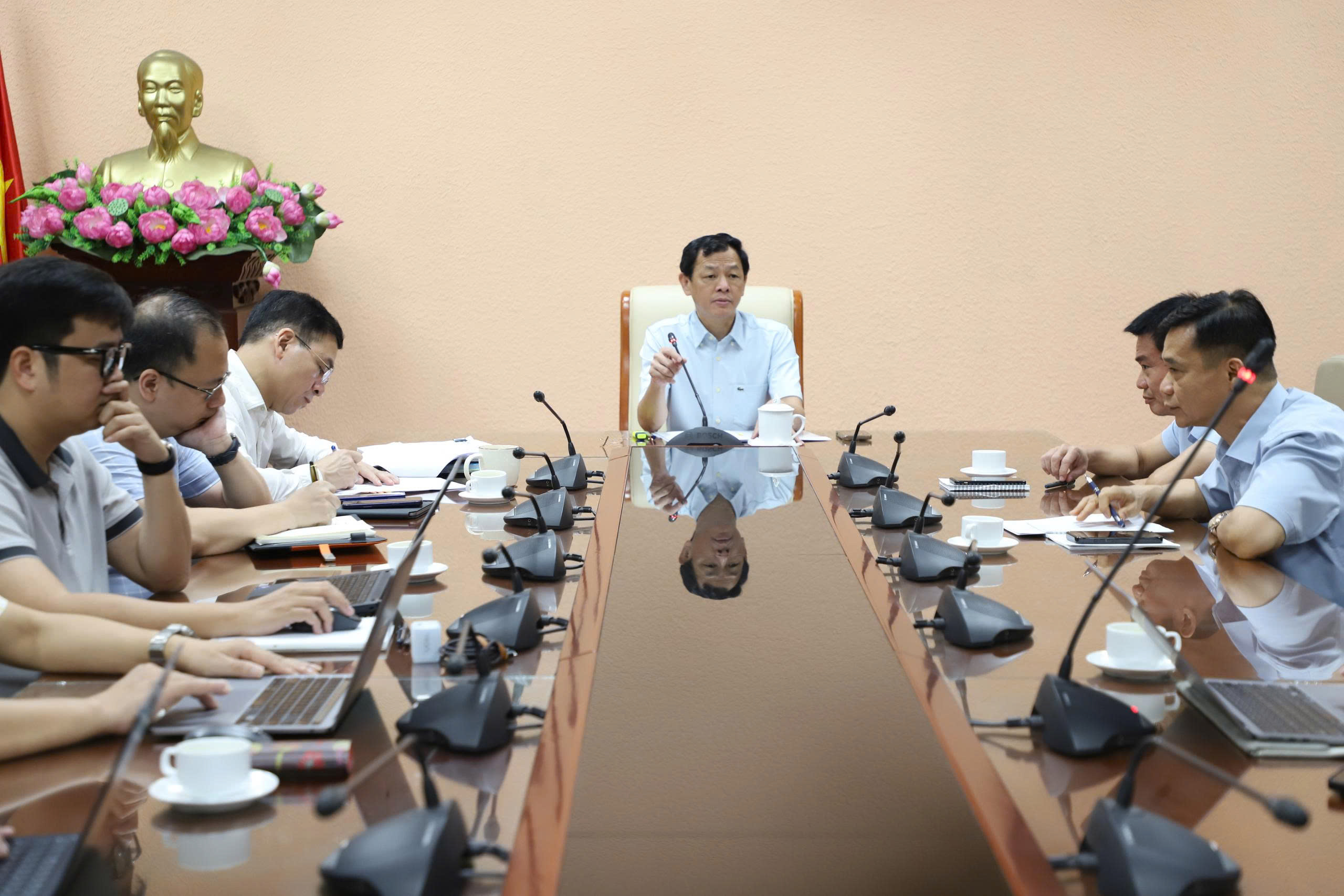 Thứ trưởng Nguyễn Tri Thức: Thúc đẩy tạo lập Sổ Sức khỏe điện tử, xây dựng hệ sinh thái dữ liệu y tế đồng bộ- Ảnh 4.