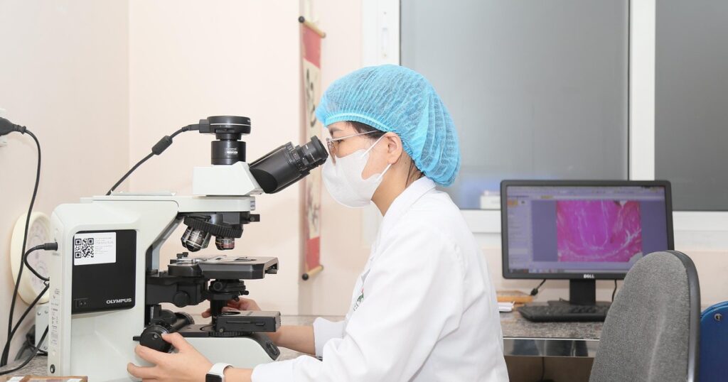 Bệnh viện đầu tiên của Y tế Hà Nội đồng thời có 4 khoa xét nghiệm đạt chuẩn quốc tế