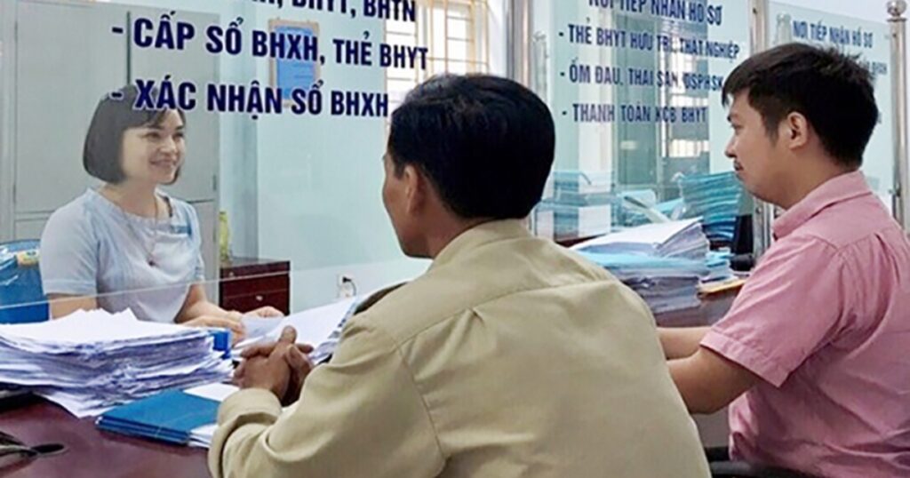 Ai phải đóng bảo hiểm xã hội bắt buộc cao nhất từ 1/7 khi mức lương cơ sở tăng?