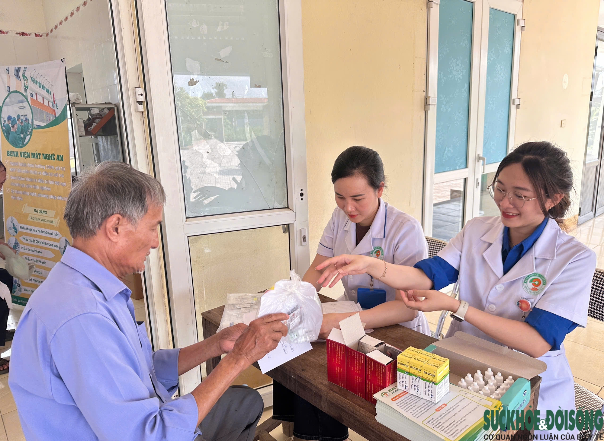 Đưa bác sĩ về xã giúp người dân thay đổi thói quen ‘có bệnh mới đi khám’- Ảnh 2.
