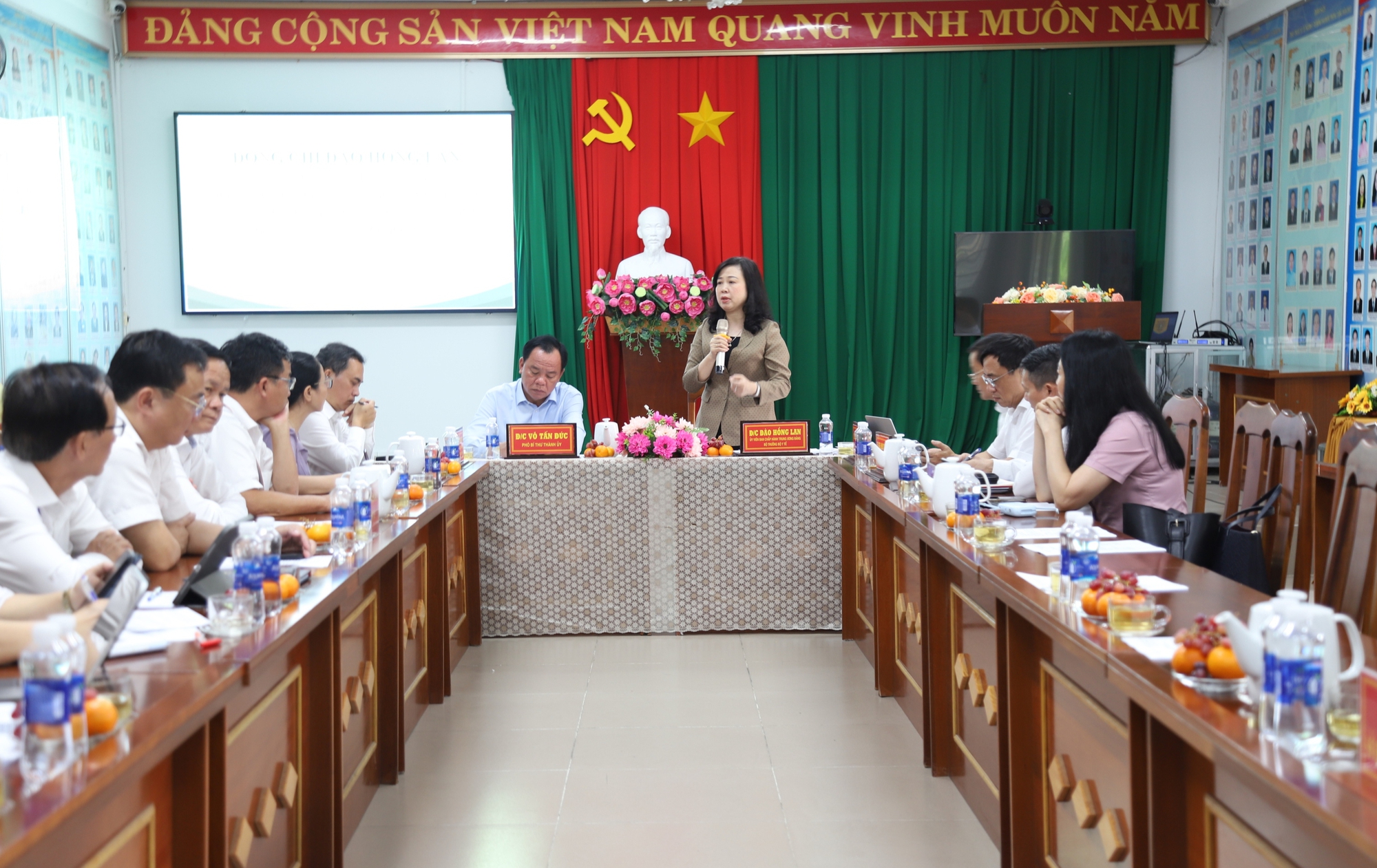 Bộ trưởng Bộ Y tế: Phân cấp càng mạnh, y tế cơ sở càng phải vững- Ảnh 3.