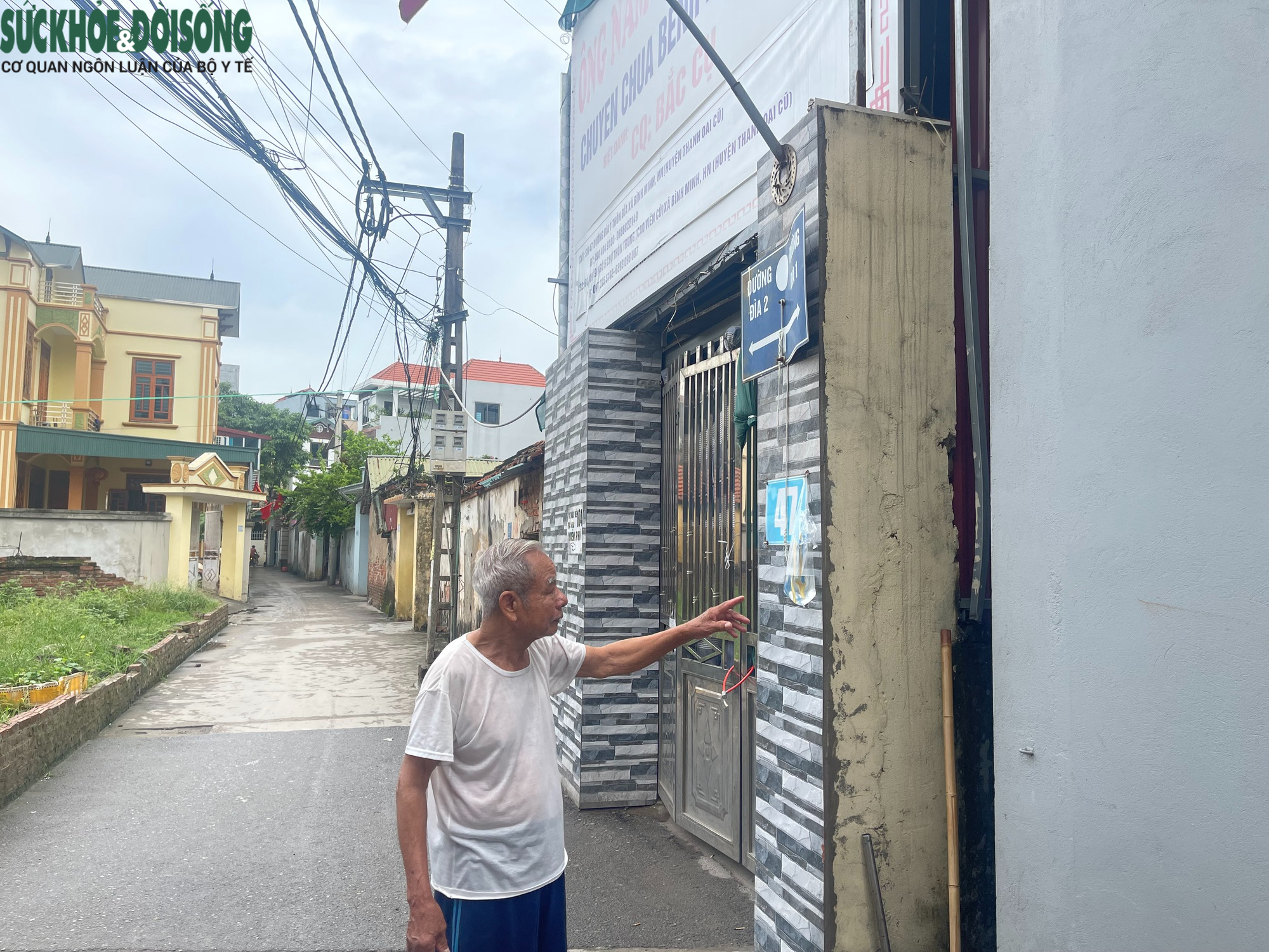 base64-17795464687281866966563-1 Người dân quanh nơi chữa bệnh bằng nước của ông Nguyễn Tiến Nam nói 'nhẹ nhõm' sau khi cơ sở đóng cửa- Ảnh 5.