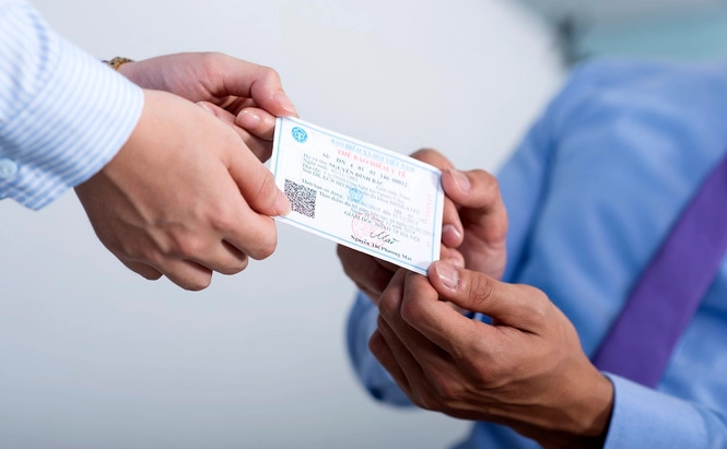 Sẽ mở rộng nguồn thu Quỹ BHYT từ thuế thuốc lá, rượu bia- Ảnh 1.