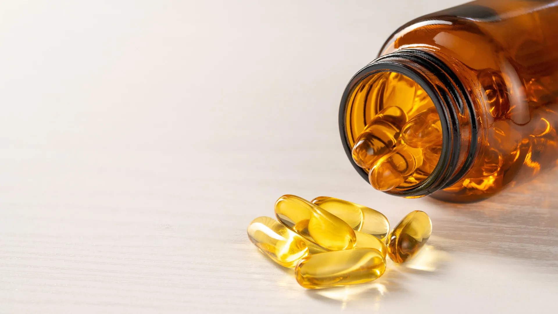 bottle-of-omega-3-vitamin-supplement-capsules-1781149466944903052984 Nghiên cứu mới: Omega-3 có tiềm năng ngăn ngừa ung thư tuyến tụy- Ảnh 1.