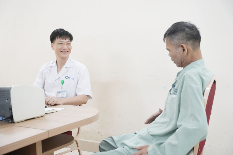Cắt khối ung thư xâm lấn rộng, bảo tồn chức năng tiết niệu cho người bệnh- Ảnh 2.