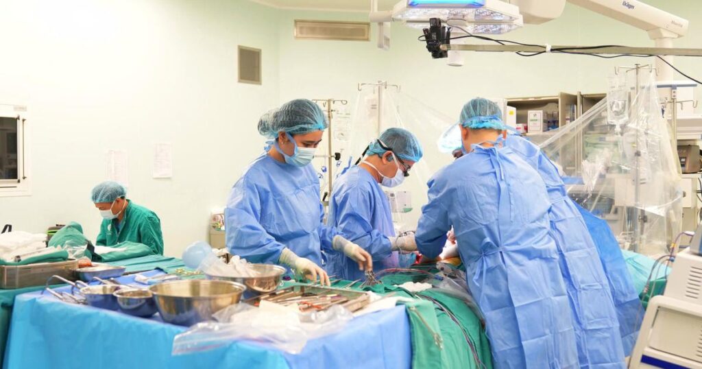 Vượt qua bất tương xứng, ghép tim thành công cho bệnh nhân suy tim giai đoạn cuối