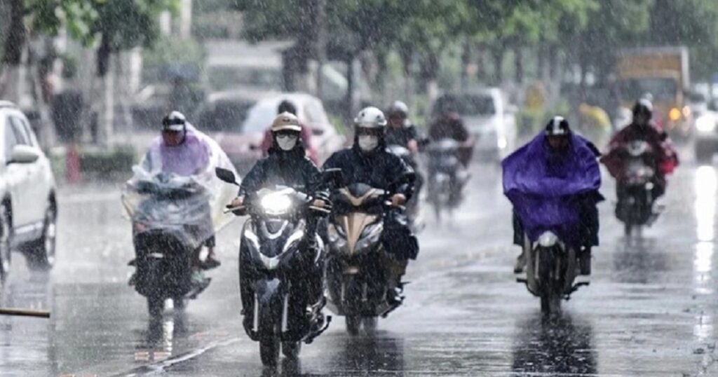 Cảnh báo mưa dông nội thành Hà Nội