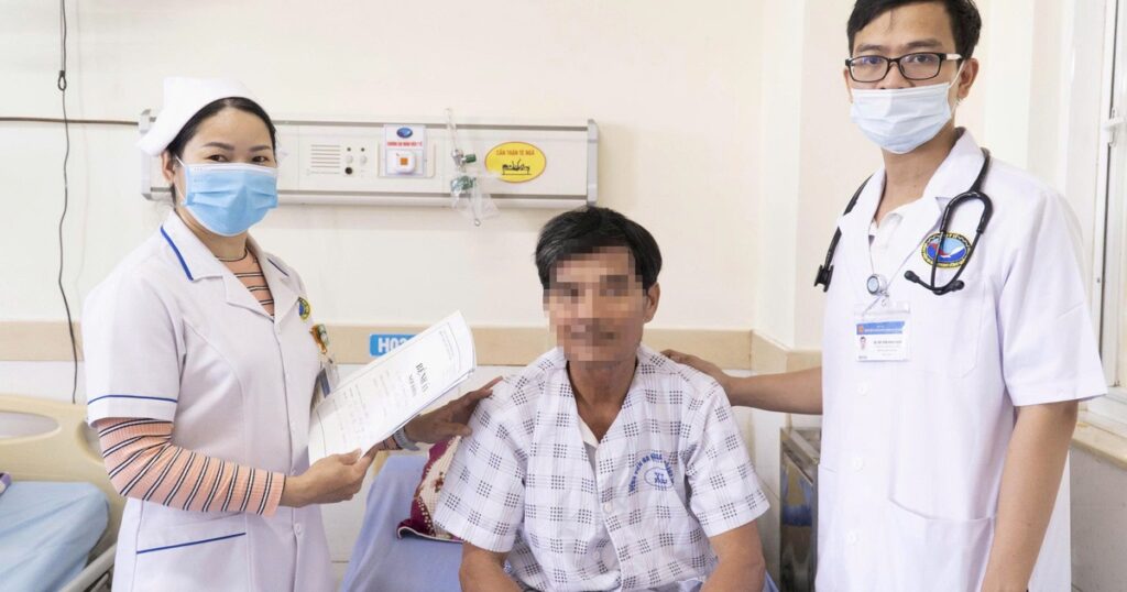 Chân lạnh toát sau cơn đau bất thường, bác sĩ cảnh báo dấu hiệu nguy cơ mất chi