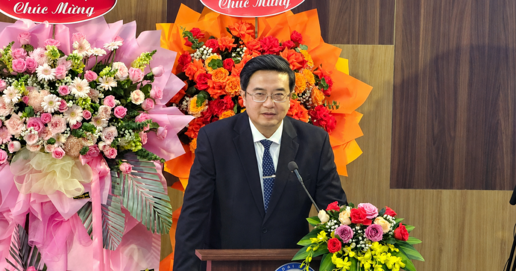 Giao quyền Giám đốc Đại học Huế cho GS.TS Nguyễn Vũ Quốc Huy