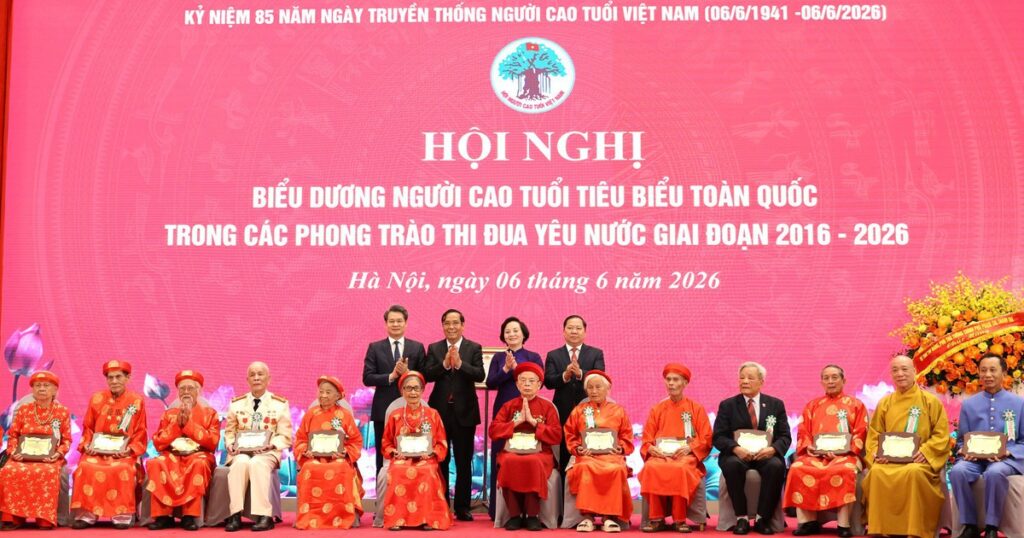 Phó Thủ tướng: Xác định người cao tuổi là nguồn lực, là động lực quan trọng của đất nước