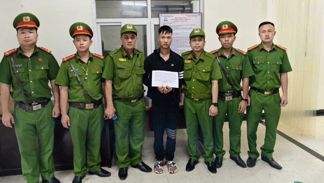 cuop-tiem-vang-17791662485311380030686 Bắt Trịnh Văn Bình SN 2005 cướp tiệm vàng trên phố Vọng, Hà Nội - Ảnh 1.