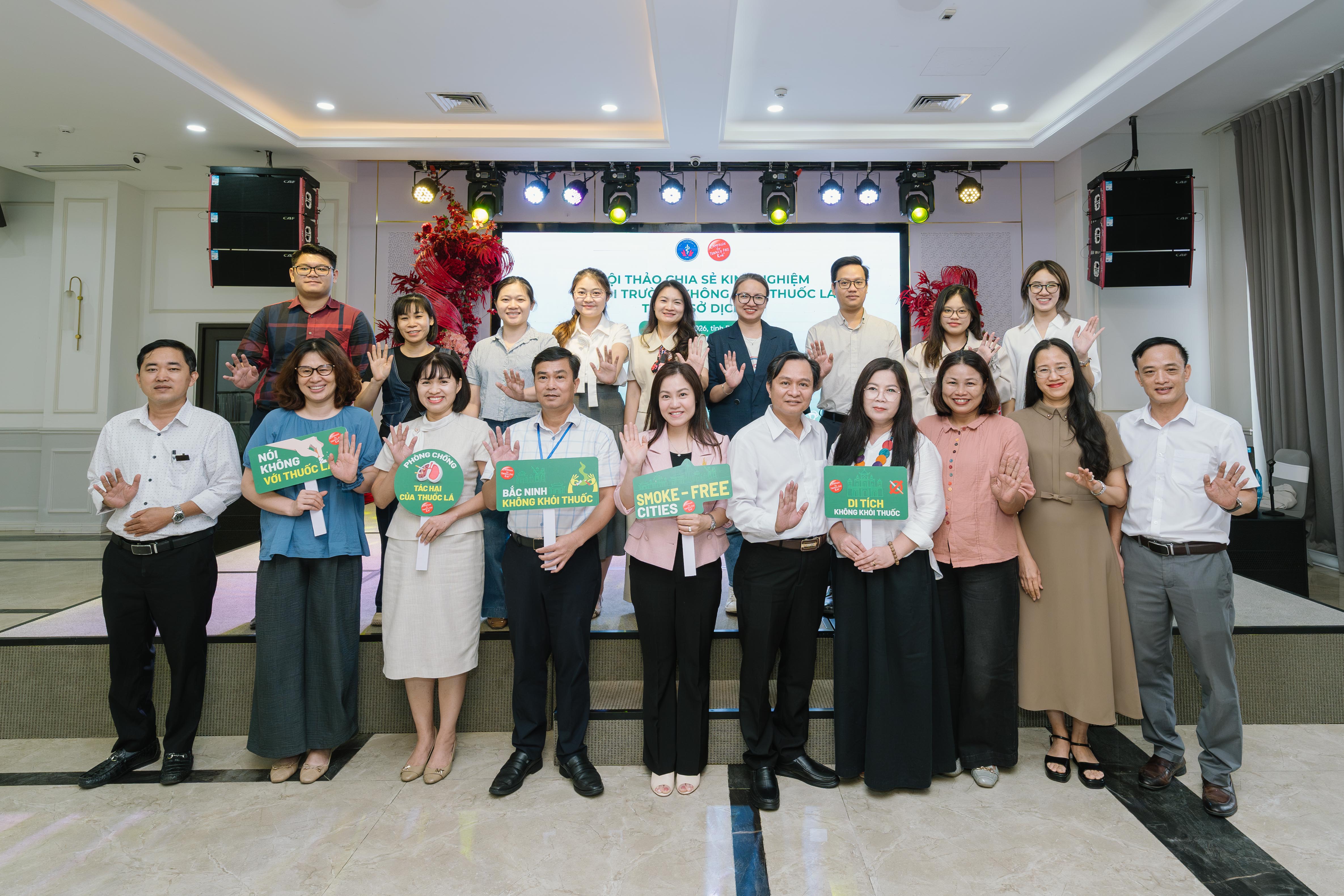 doan-dai-bieu-tai-hoi-thao-17800617783641046004840 Xây dựng Di tích Quốc gia đặc biệt Chùa Bổ Đà thành mô hình điểm không khói thuốc lá- Ảnh 5.
