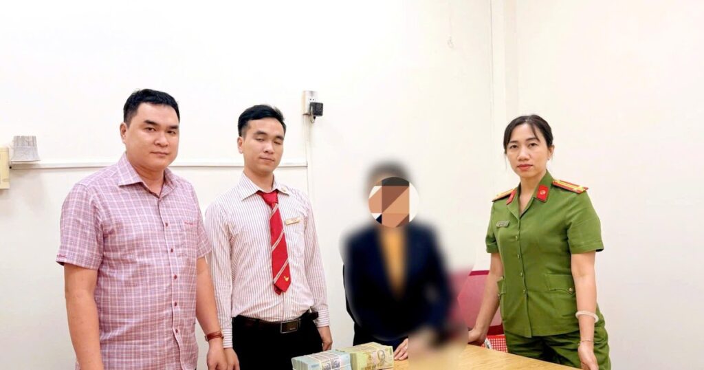 Quen ‘tướng Mỹ’ qua mạng xã hội, người phụ nữ suýt mất hơn 1,3 tỷ đồng