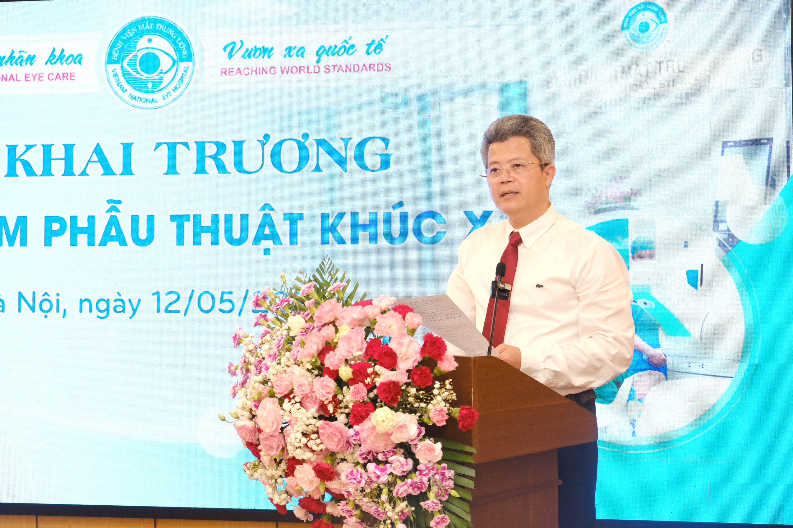 dscf6385-17785844063591451630445 Mở rộng tiếp cận phẫu thuật khúc xạ công nghệ cao cho người dân- Ảnh 2.
