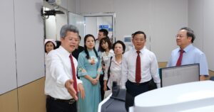 Mở rộng tiếp cận phẫu thuật khúc xạ công nghệ cao cho người dân