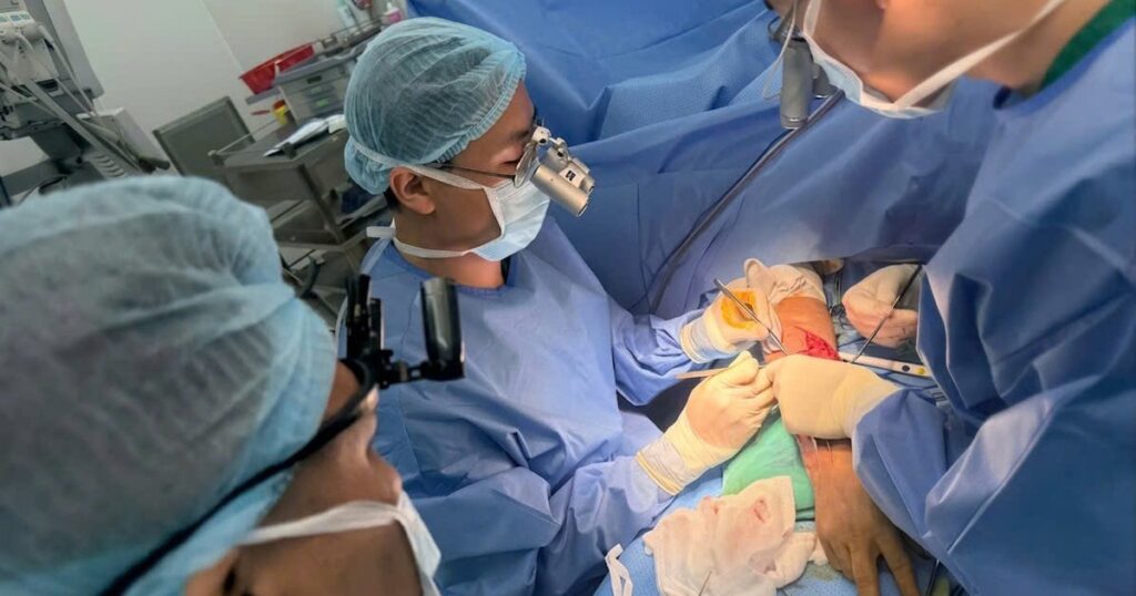 Người đàn ông mất dương vật sau bỏng điện cao thế được bác sĩ tái tạo kịp thời